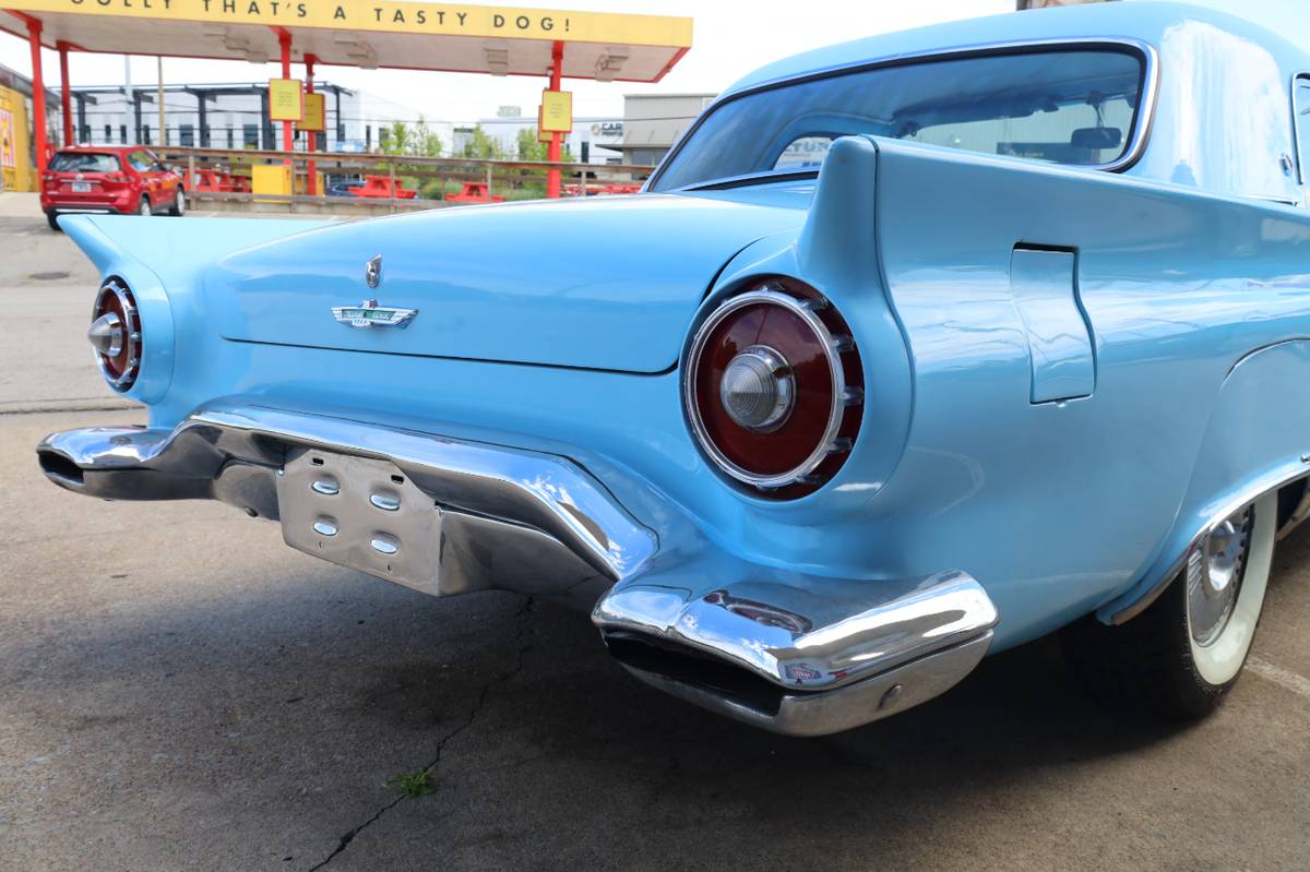 Ford-Thunderbird-1957-15