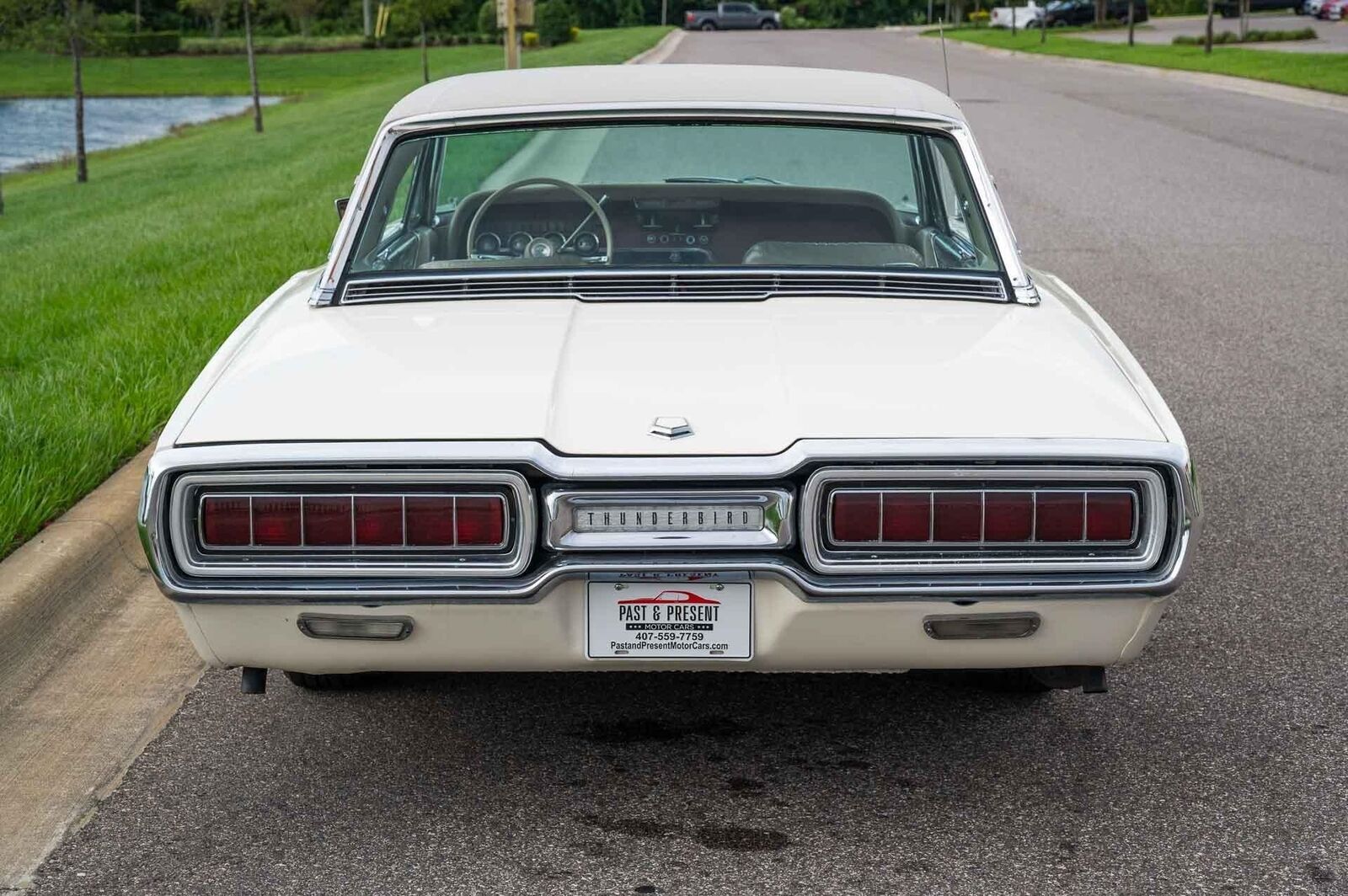 Ford-Thunderbird-1965-White-Ivory-91705-4