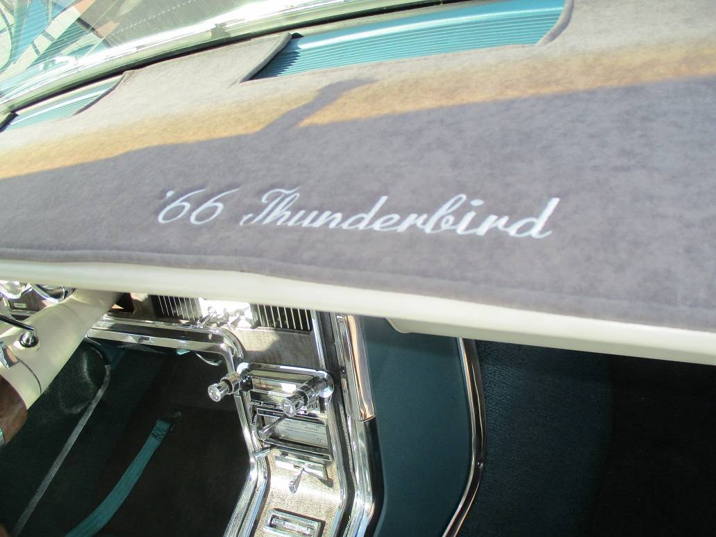 Ford-Thunderbird-1966-7