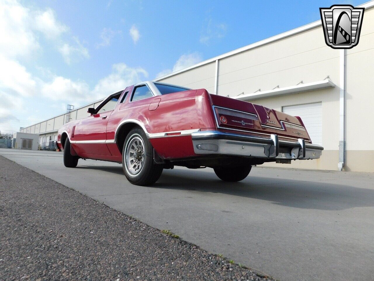 Ford-Thunderbird-1977-Red-Red-107015-9