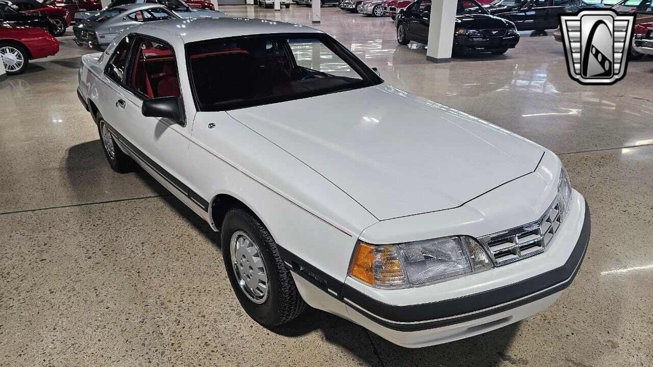 Ford-Thunderbird-Berline-1988-Red-White-10797-5