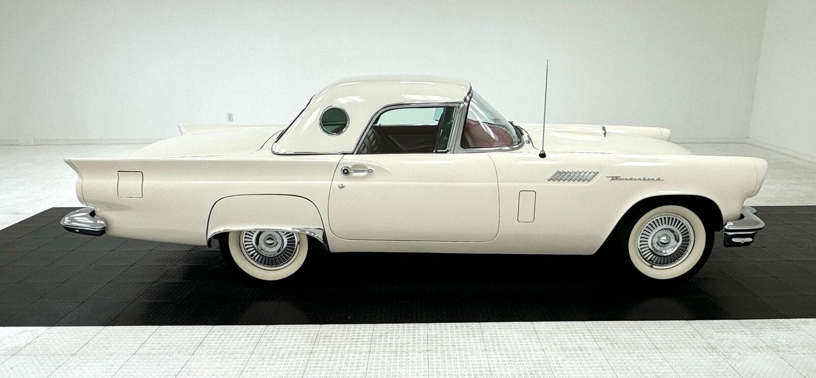 Ford-Thunderbird-Cabriolet-1957-White-Red-4461-8