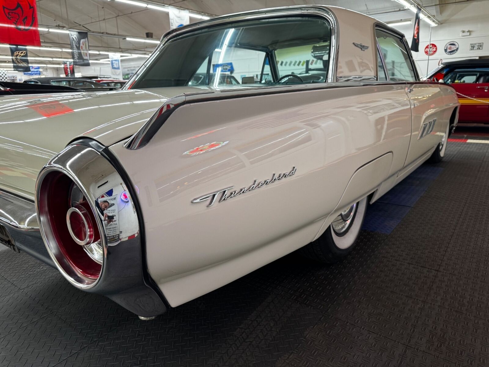 Ford-Thunderbird-Coupe-1963-28