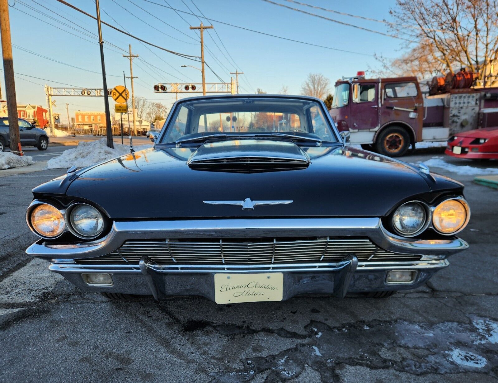 Ford-Thunderbird-Coupe-1965-Black-White-136794-1