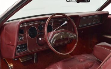 Ford-Thunderbird-Coupe-1976-Silver-Burgundy-102655-8