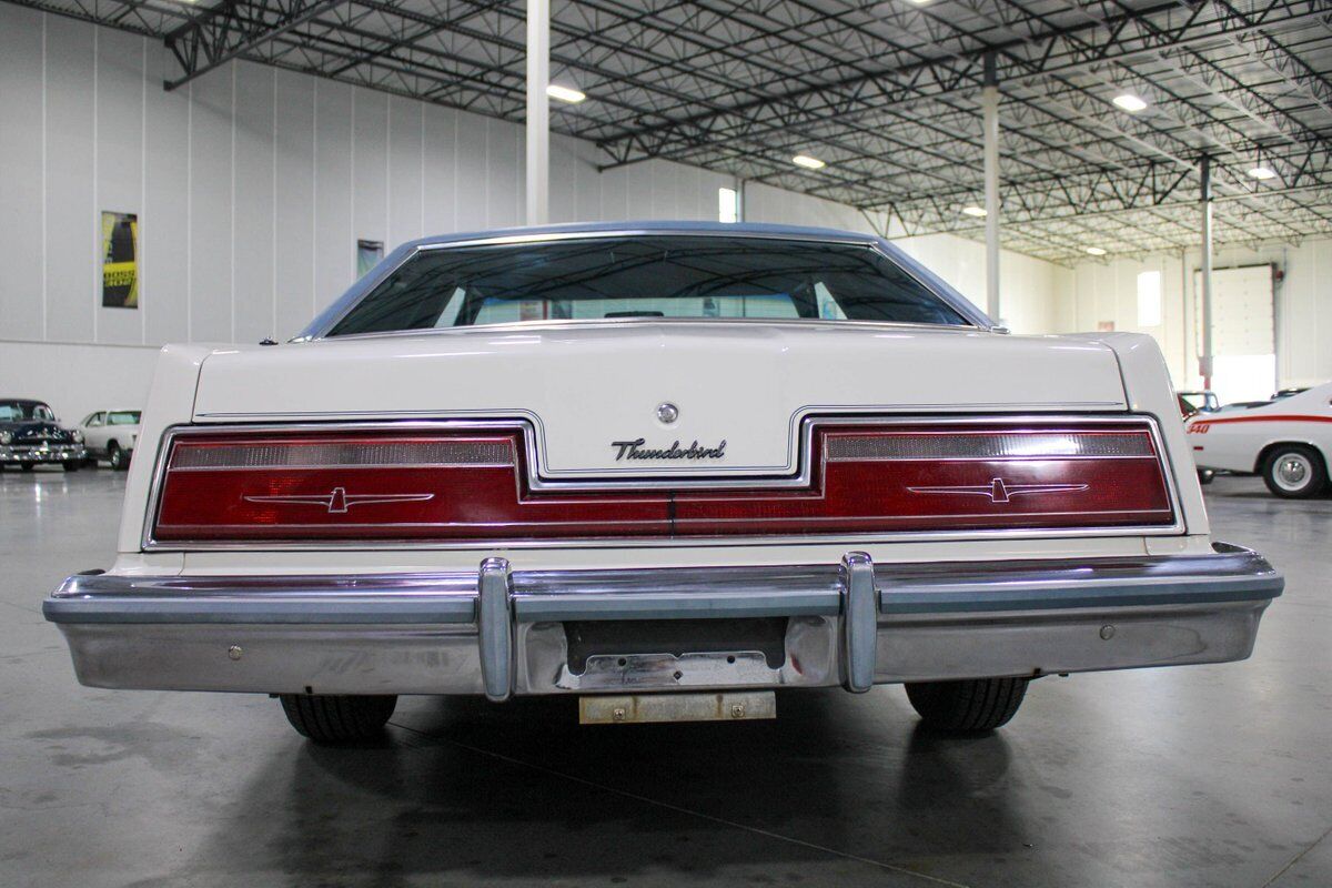 Ford-Thunderbird-Coupe-1978-White-Blue-126535-3