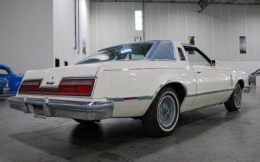 Ford-Thunderbird-Coupe-1978-White-Blue-126535-4