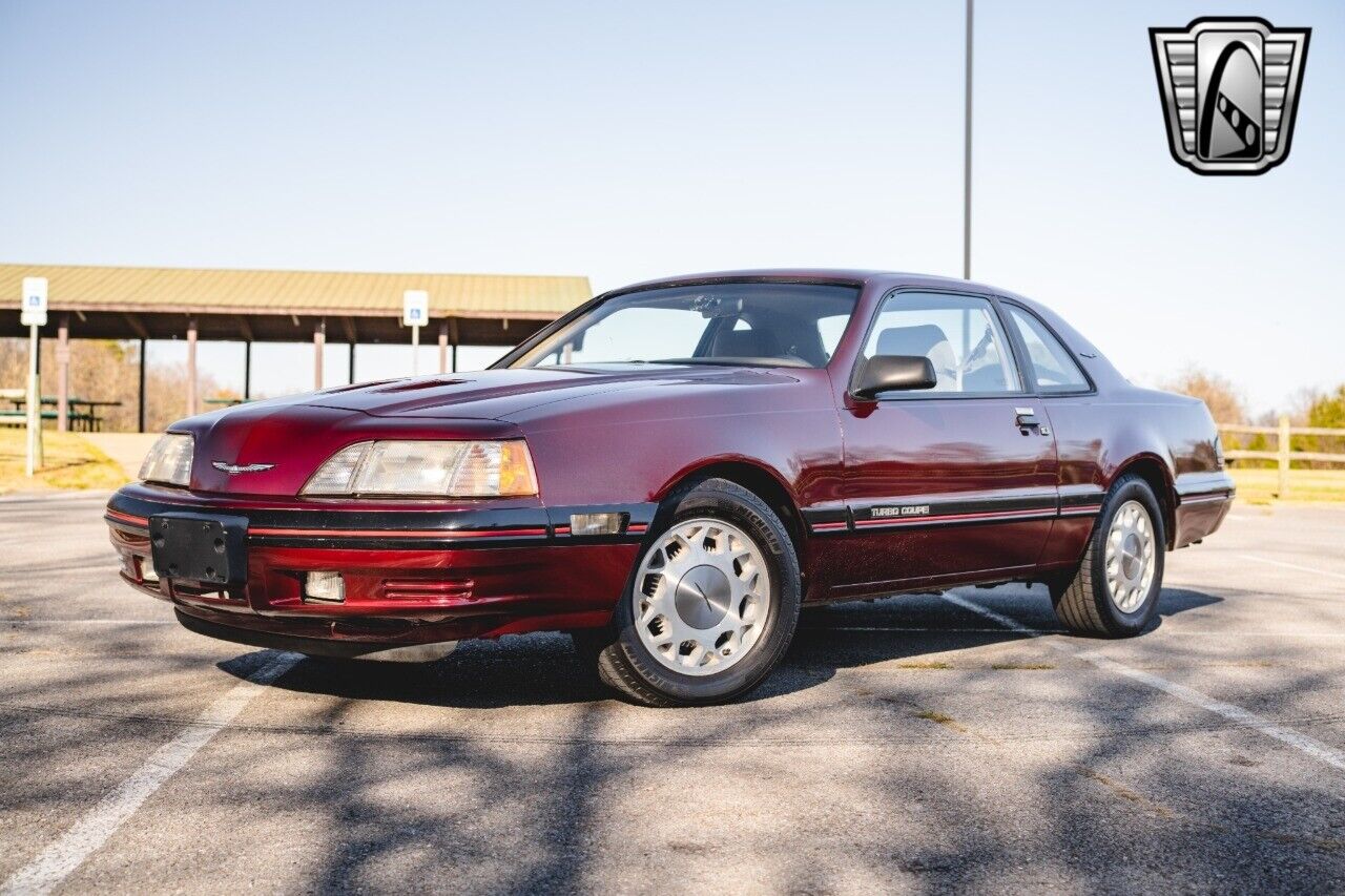 Ford-Thunderbird-Coupe-1988-2