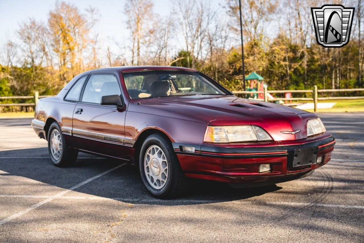 Ford-Thunderbird-Coupe-1988-8