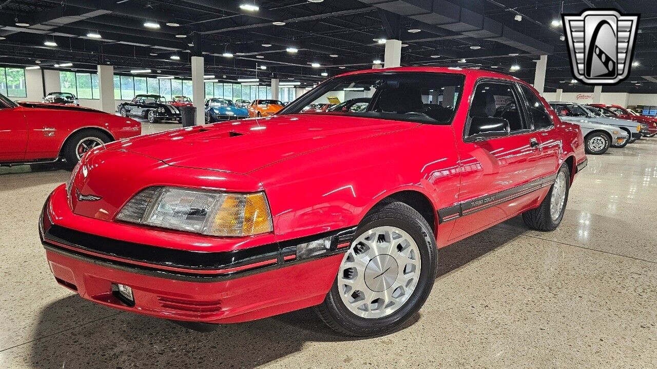 Ford-Thunderbird-Coupe-1988-Red-Black-32816-2