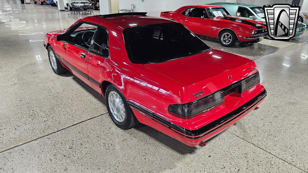 Ford-Thunderbird-Coupe-1988-Red-Black-32816-3