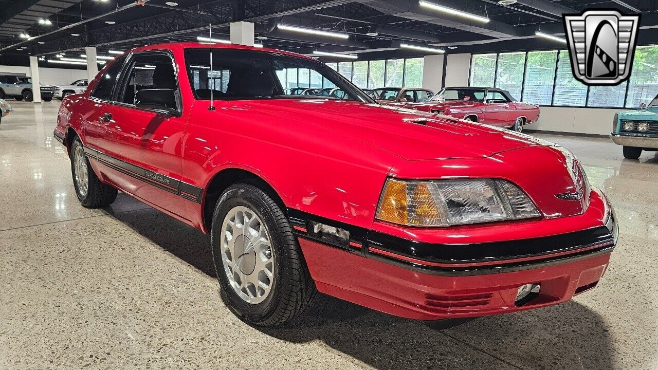 Ford-Thunderbird-Coupe-1988-Red-Black-32816-5