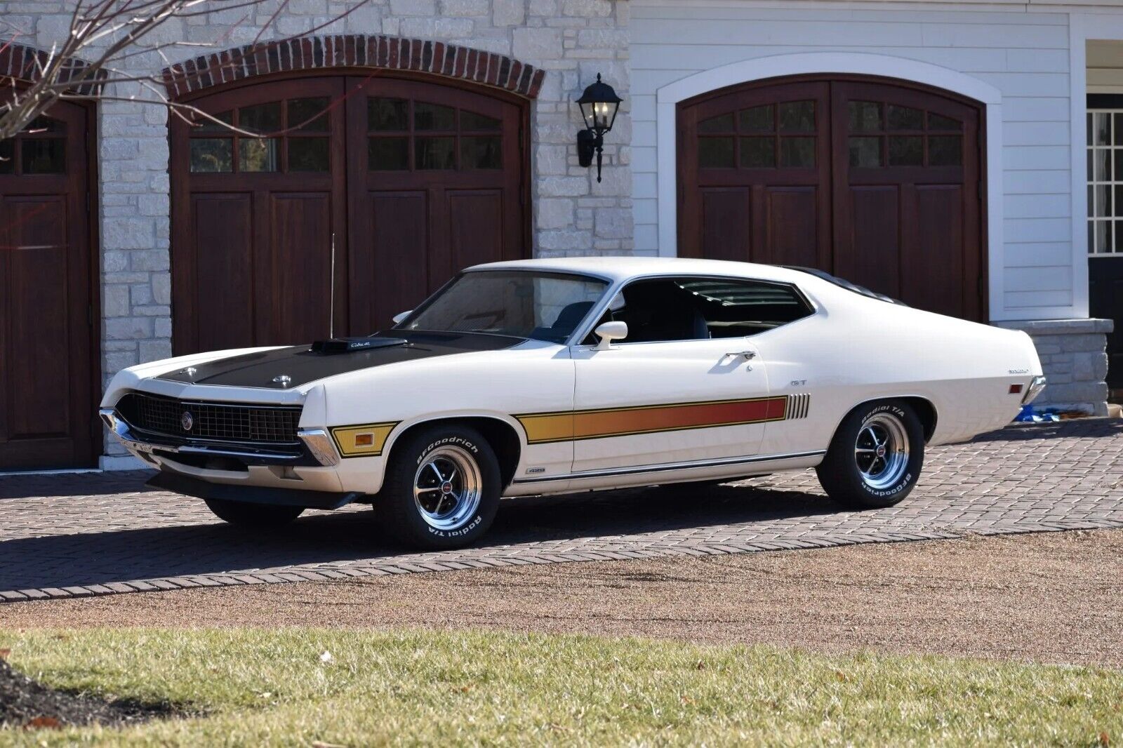 Ford-Torino-Coupe-1970-White-Black-78858-1