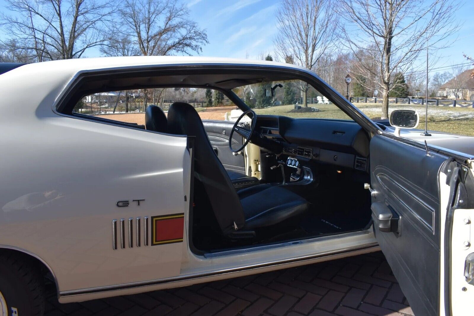 Ford-Torino-Coupe-1970-White-Black-78858-5