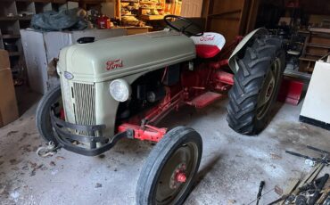 Ford-Tractor-1949-red-11