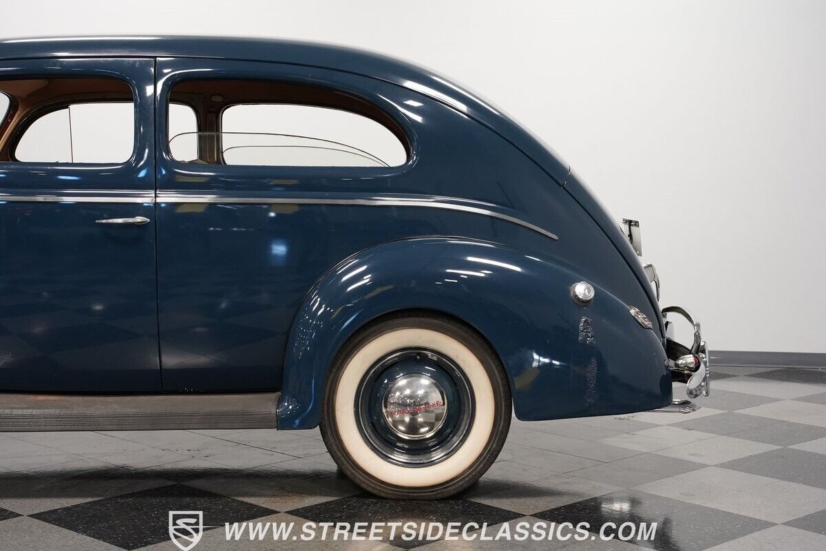 Ford-Tudor-Coupe-1940-24