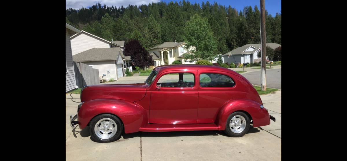 Ford-Tudor-sedan-1940-5