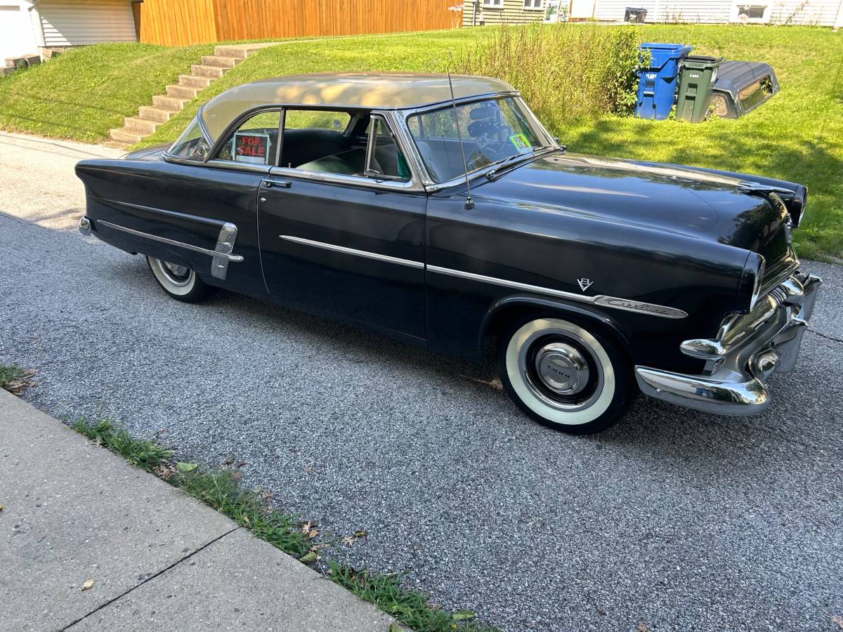 Ford-Victoria-crestline-1953-black-96560-5