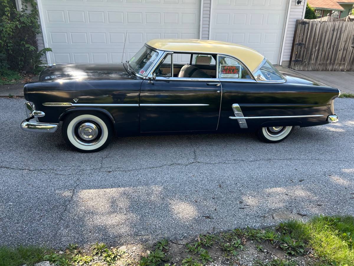 Ford-Victoria-crestline-1953-black-96560