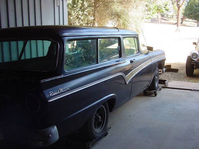 Ford-Wagon-1957-black-160934-1