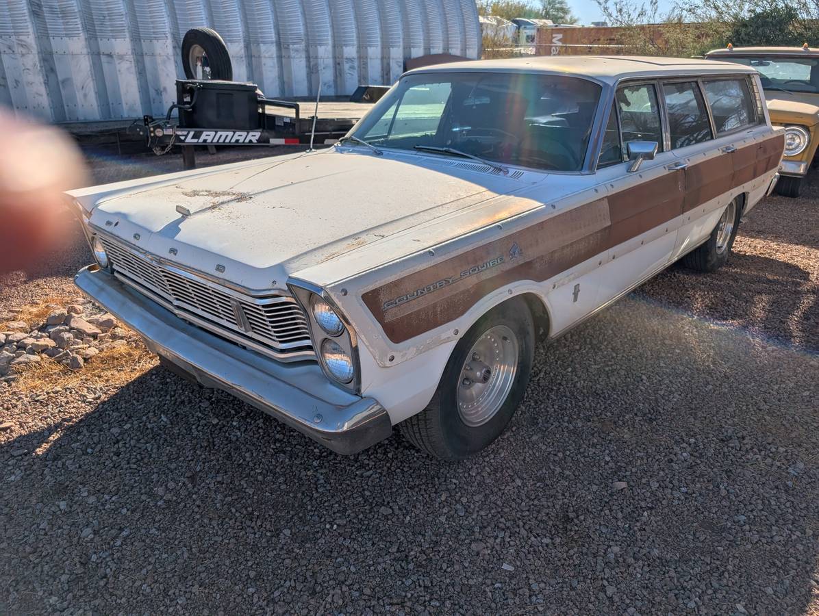 Ford-Wagon-1965-white-146450-2