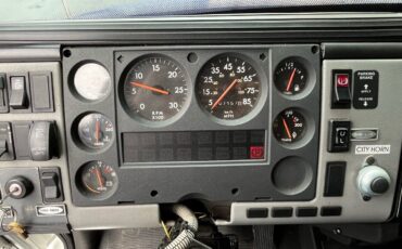 Freightliner-FL60-Pickup-1996-18