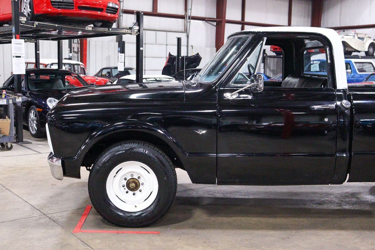 GMC-C2500-Pickup-1967-Black-Black-66472-1