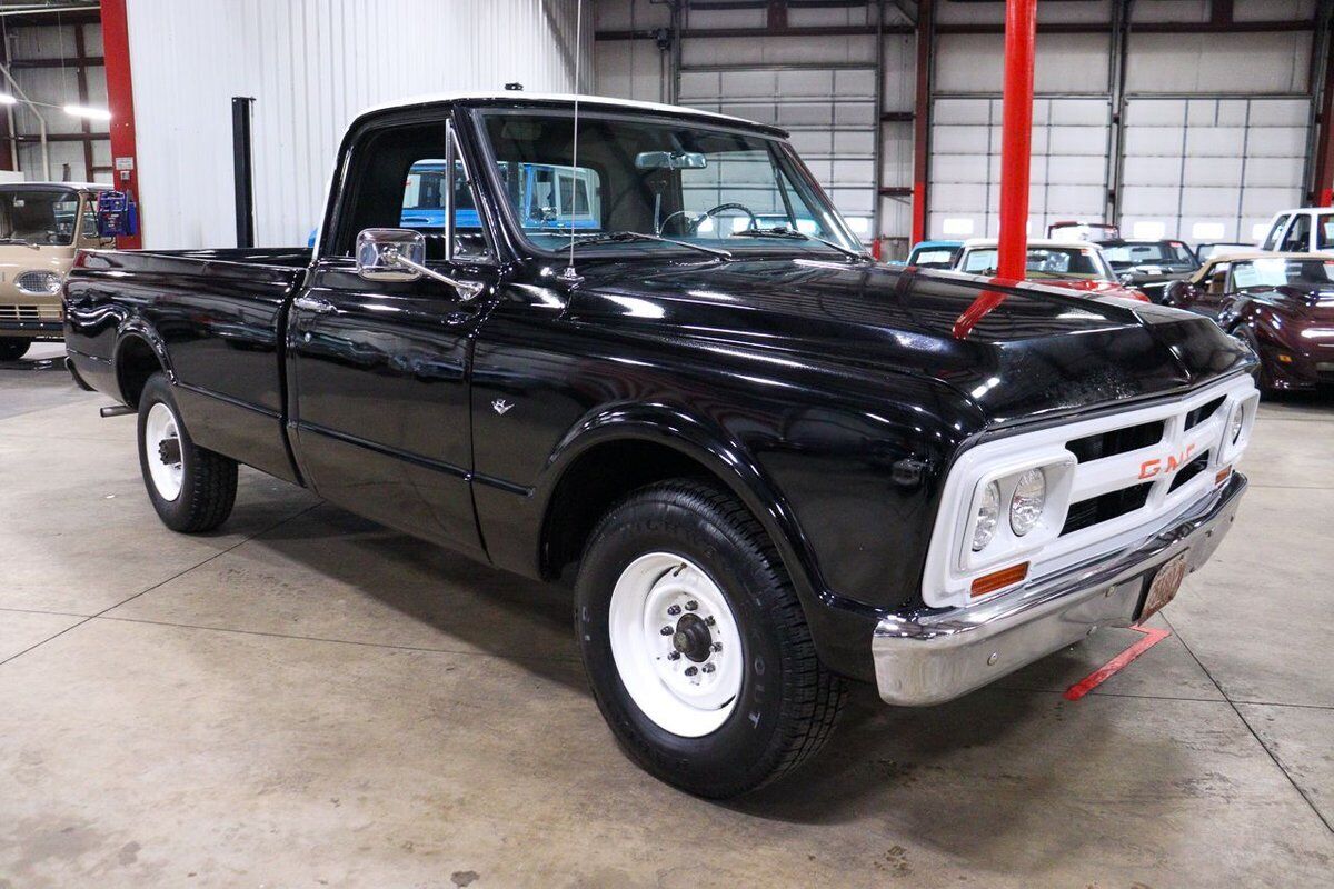 GMC-C2500-Pickup-1967-Black-Black-66472-10