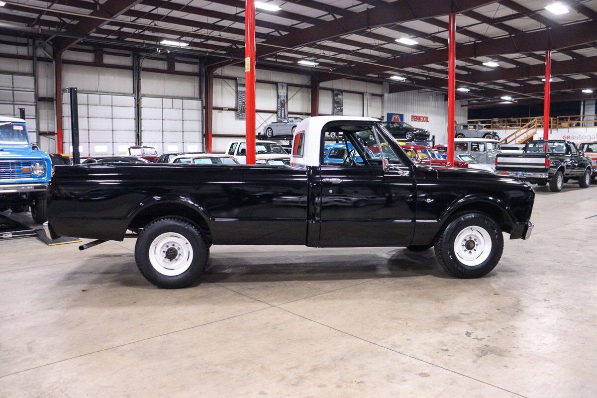 GMC-C2500-Pickup-1967-Black-Black-66472-8