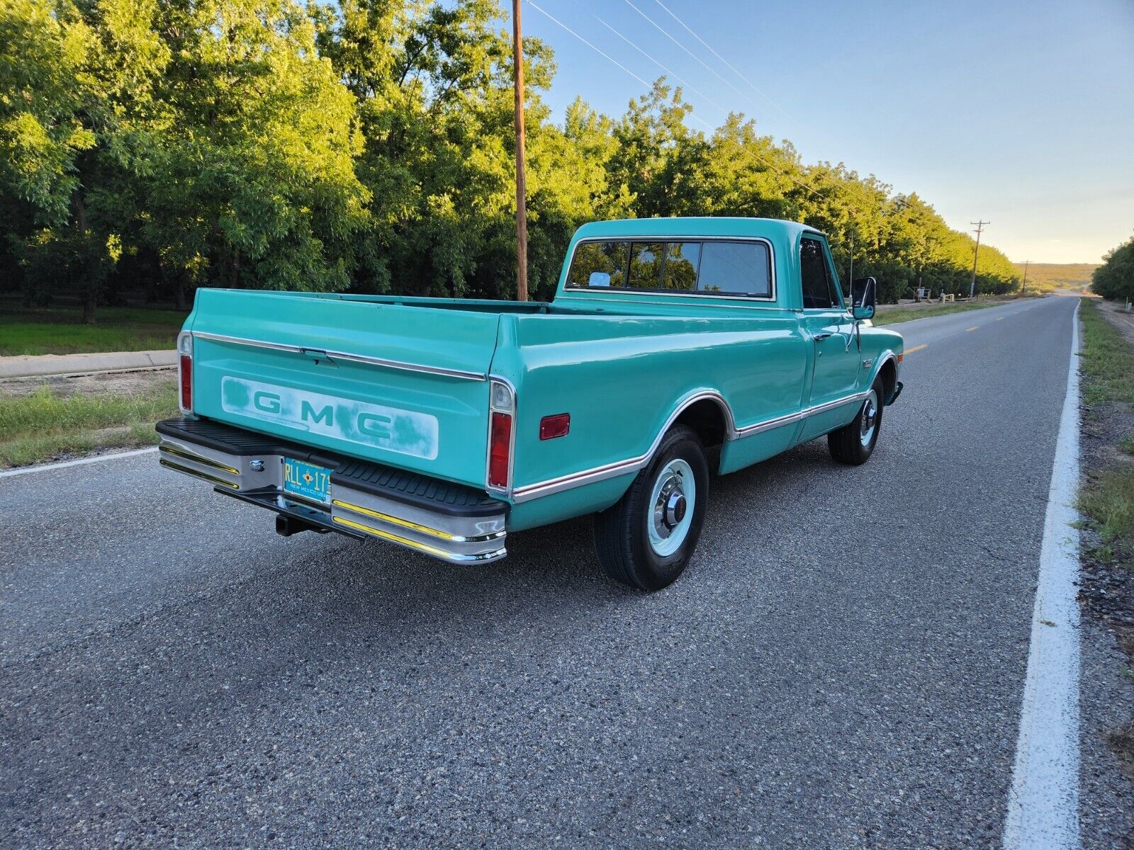 GMC-Other-1968-Teal-TealTan-209537-11