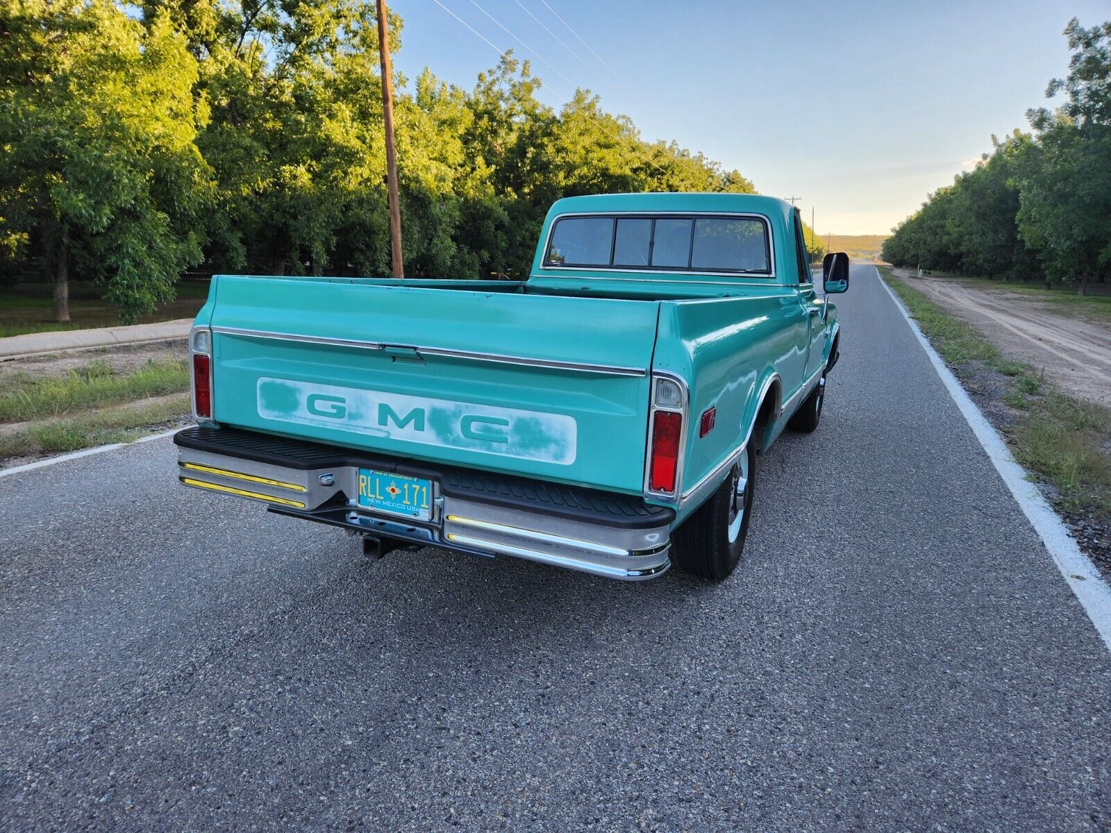 GMC-Other-1968-Teal-TealTan-209537-12