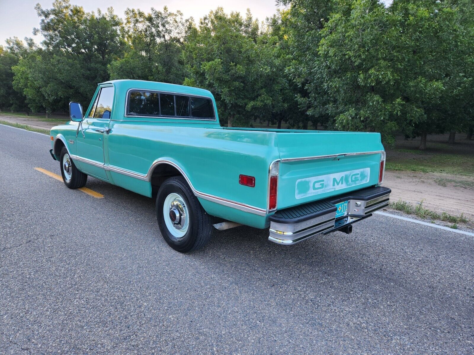 GMC-Other-1968-Teal-TealTan-209537-15