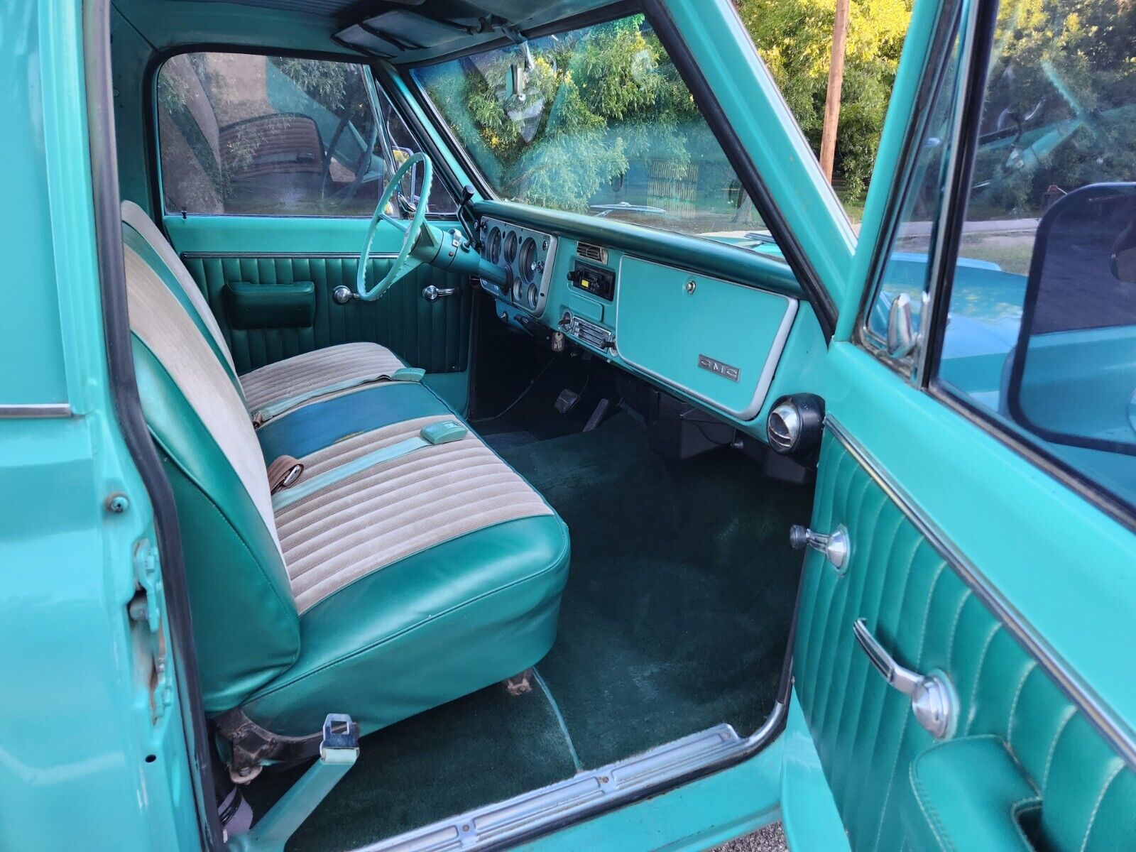 GMC-Other-1968-Teal-TealTan-209537-24