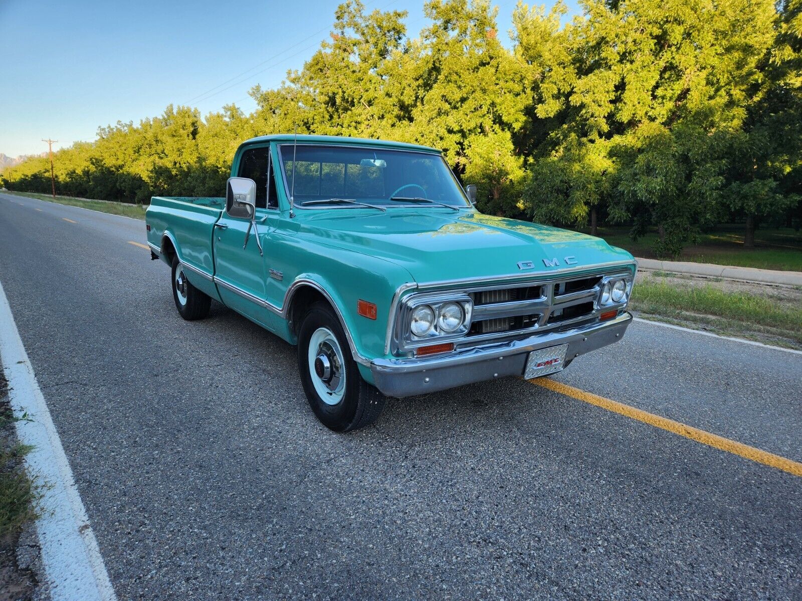 GMC-Other-1968-Teal-TealTan-209537-6