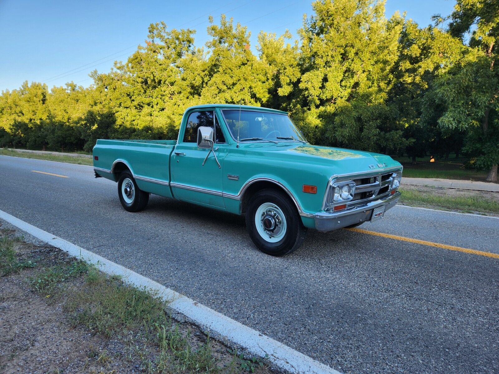 GMC-Other-1968-Teal-TealTan-209537-7