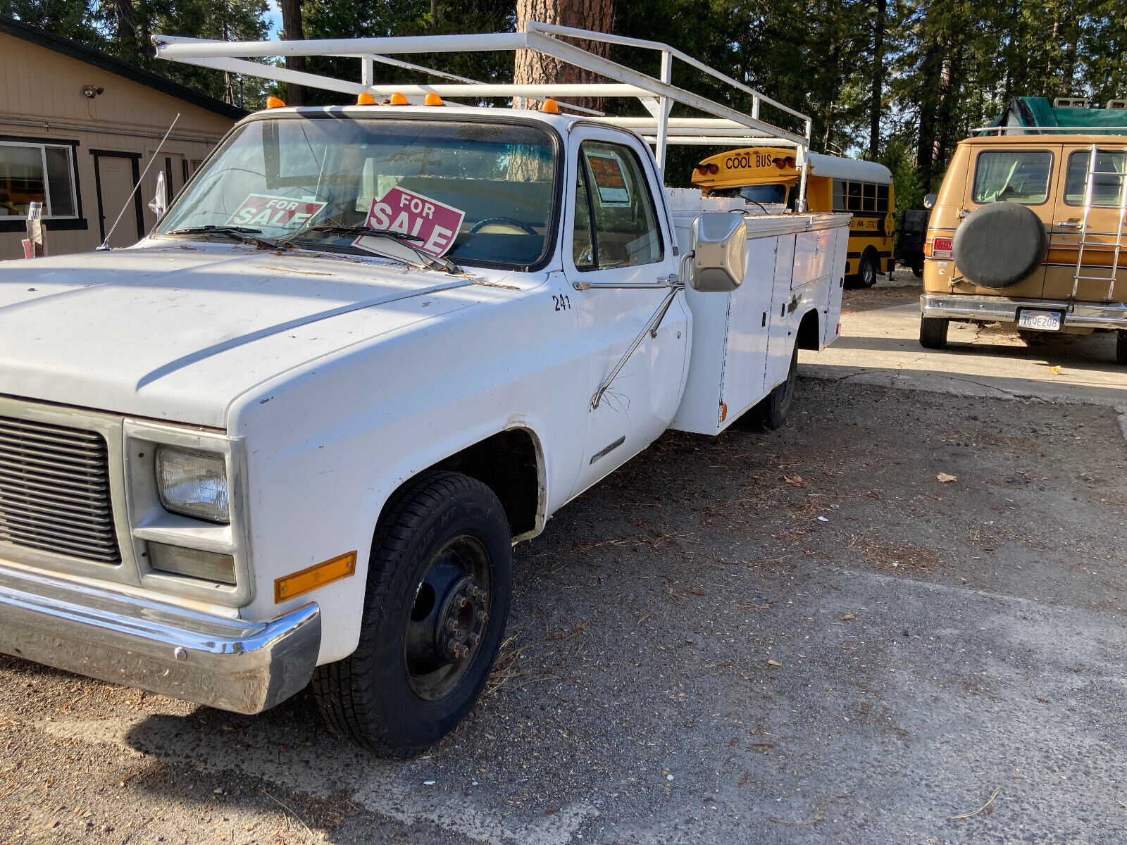 GMC-Other-1989-White-Tan-233355-1