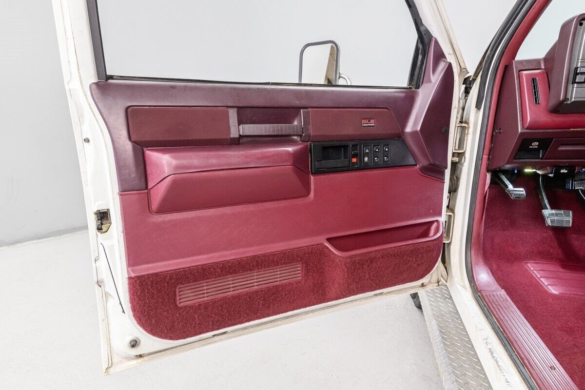 GMC-Sierra-3500-1989-White-Maroon-186325-9