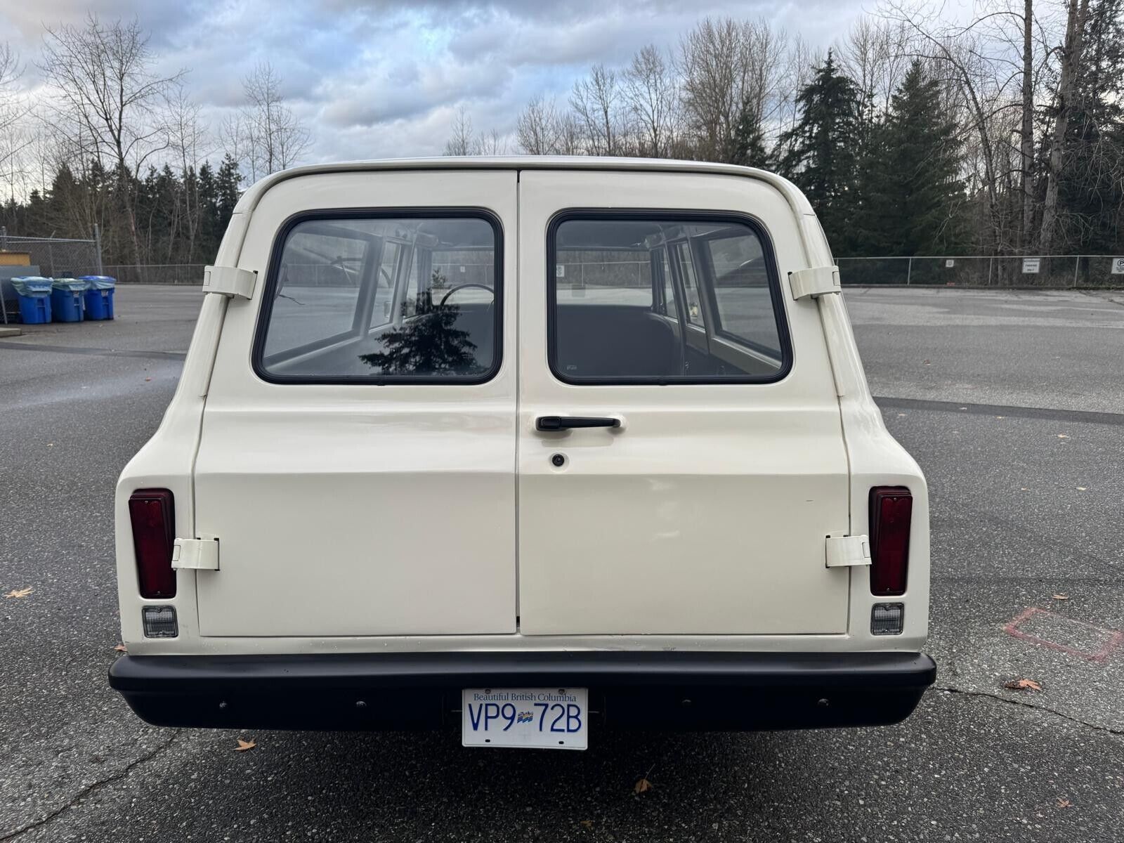 GMC-Suburban-1972-20