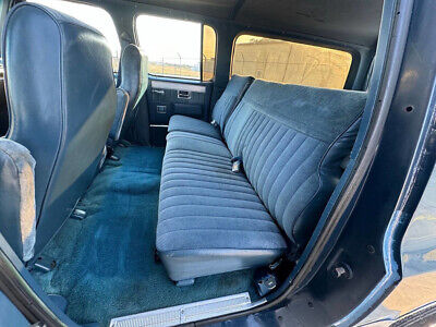 GMC-Suburban-SUV-1987-Blue-Blue-124412-10