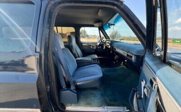 GMC-Suburban-SUV-1987-Blue-Blue-124412-9