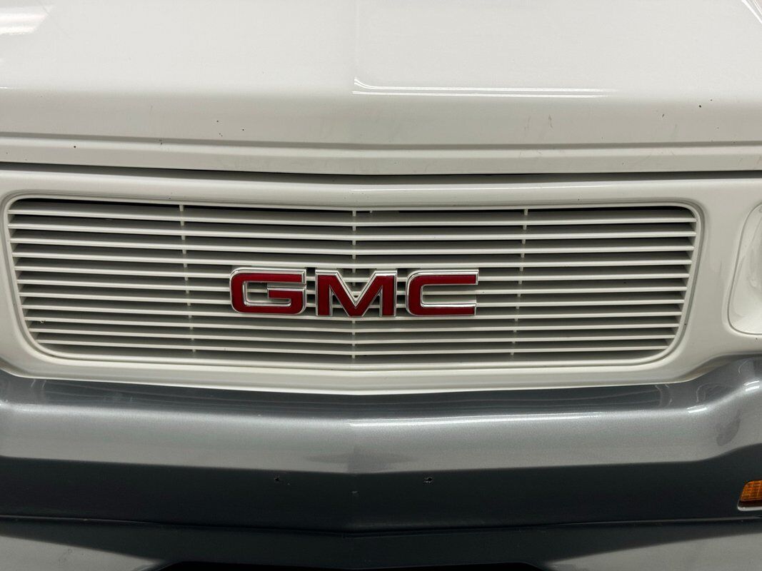 GMC-Typhoon-SUV-1993-White-Black-121880-8