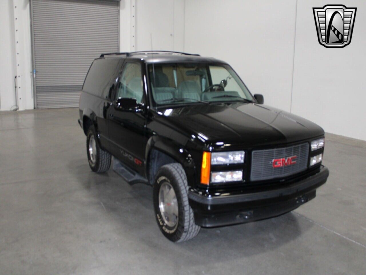 GMC-Yukon-Pickup-1993-Black-Gray-189240-2