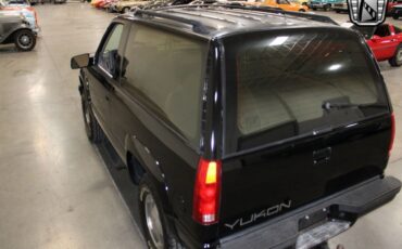 GMC-Yukon-Pickup-1993-Black-Gray-189240-4