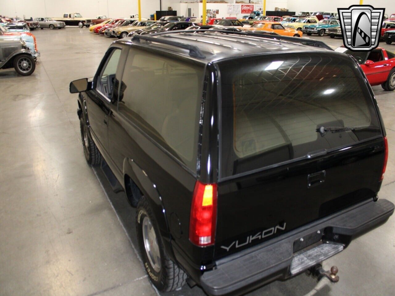 GMC-Yukon-Pickup-1993-Black-Gray-189240-4