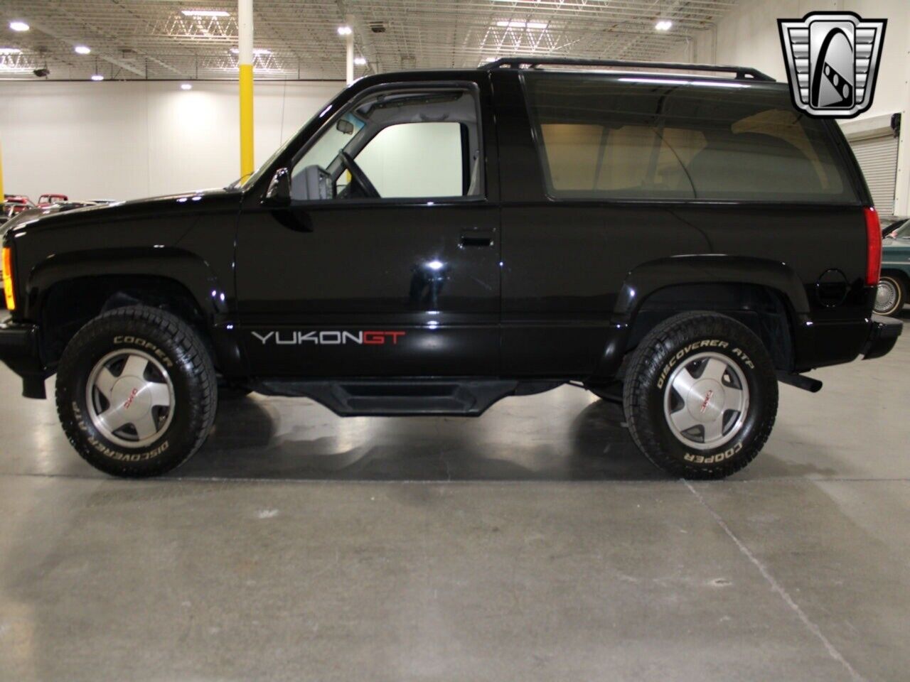 GMC-Yukon-Pickup-1993-Black-Gray-189240-5