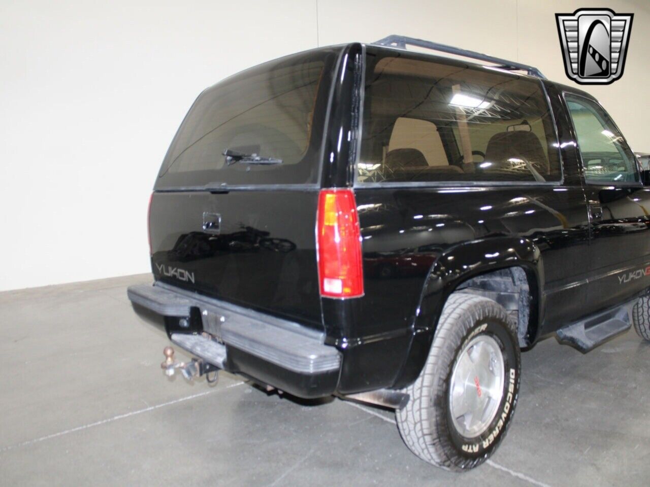 GMC-Yukon-Pickup-1993-Black-Gray-189240-6