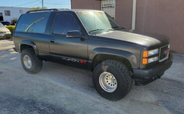 GMC-Yukon-SUV-1994-Black-Gray-215652-3