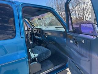 Gmc-Suburban-2500-1991-177027-2