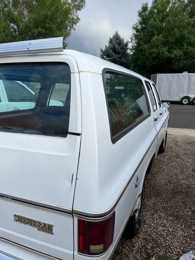 Gmc-Suburban-k1500-1974-white-83686-1