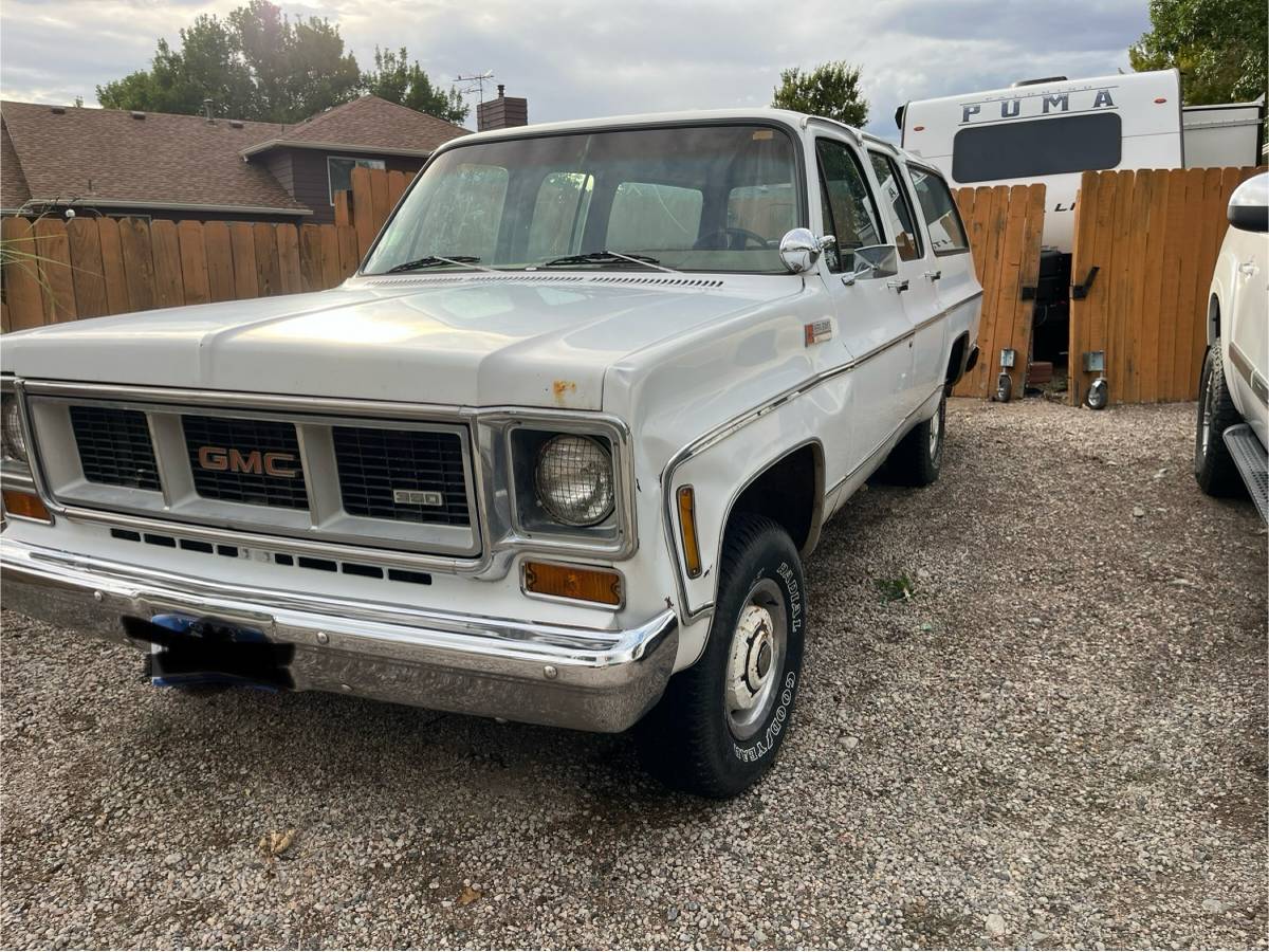 Gmc-Suburban-k1500-1974-white-83686-8